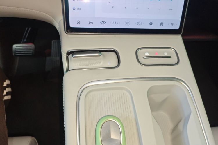 蔚来ES6 2024款 75kWh中控内饰18