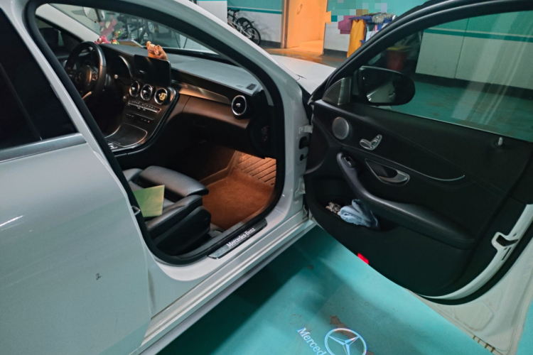 奔驰C级 2020款 改款 C 200 L 时尚型运动版局部细节9005