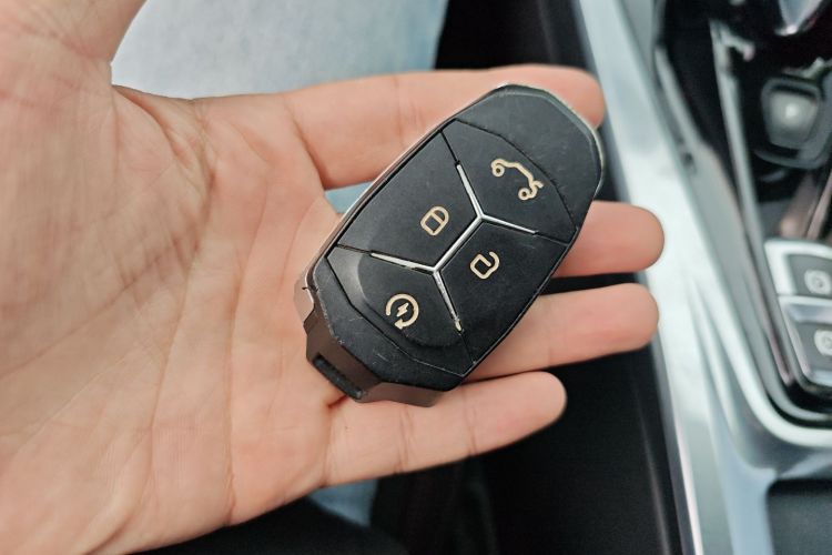 领克01 2017款 2.0T 四驱劲Pro版中控内饰7001