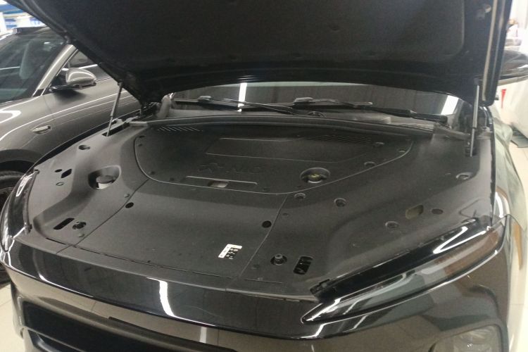 蔚来ES8 2023款 75kWh 行政版机舱底盘24