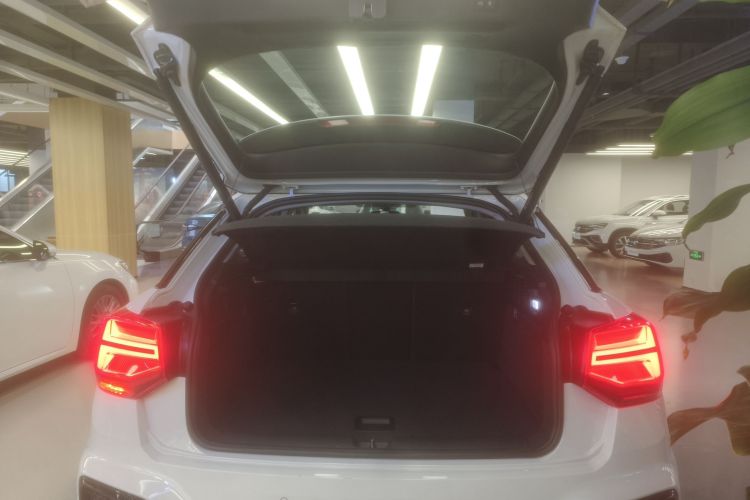奥迪Q2L 2024款 35TFSI 豪华动感型机舱底盘23
