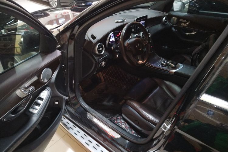 奔驰GLC 2017款 GLC 300 4MATIC 动感型中控内饰20