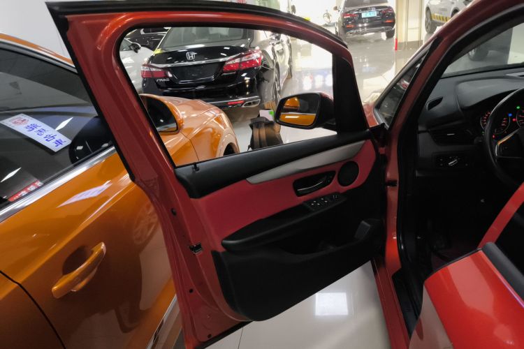 宝马2系旅行车 2016款 218i 领先型中控内饰47