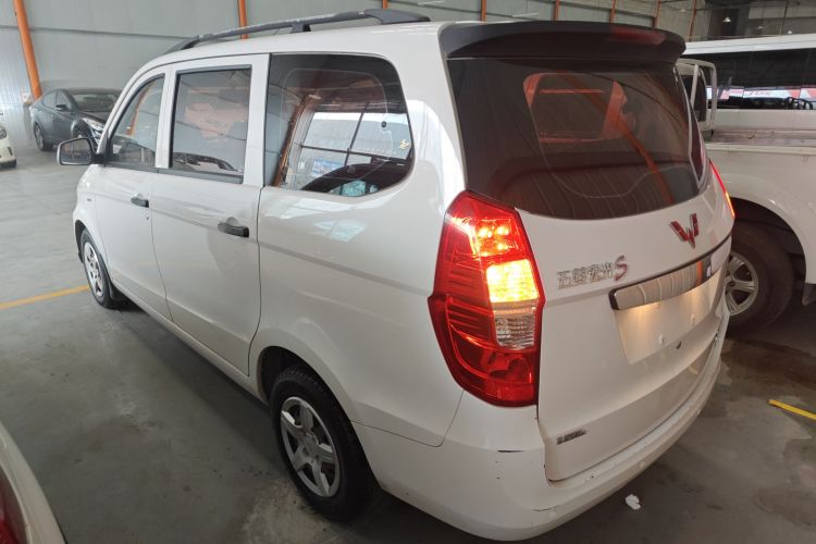 五菱汽车 五菱宏光 2018款 1.5L 经典款S基本型车身外观6003