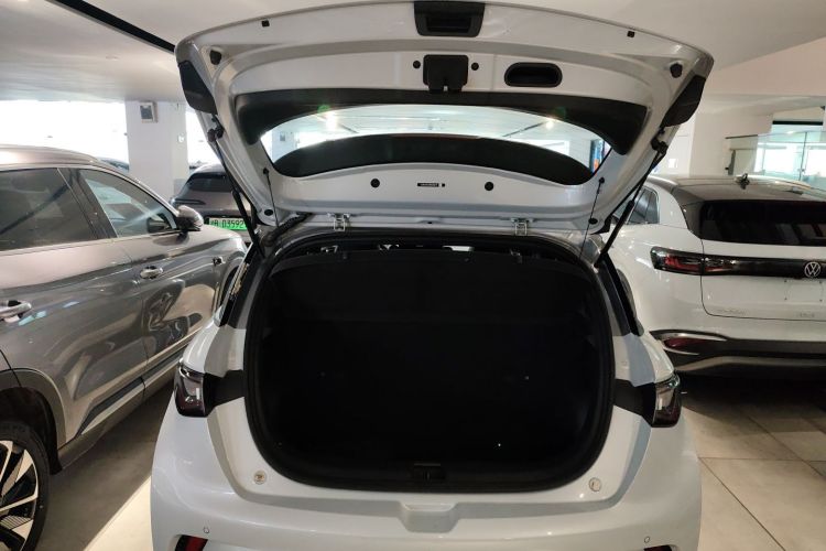 比亚迪 海豚 2021款 405km 时尚版机舱底盘23