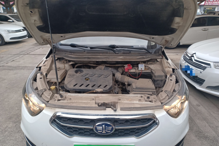 一汽 骏派D60 2016款 1.5L 手动豪华型机舱底盘24