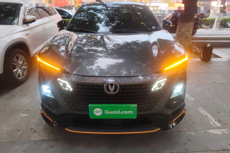 长安UNI-T 2022款 1.5T 运动版 尊贵型车身外观6001