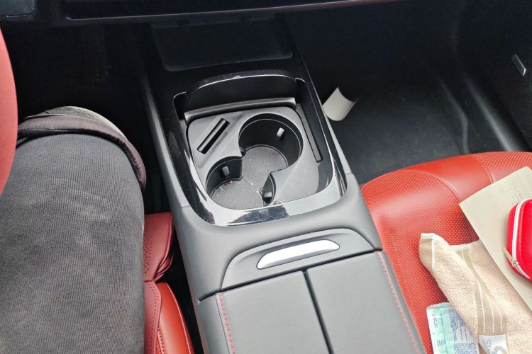 小鹏P7 2021款 480G中控内饰18