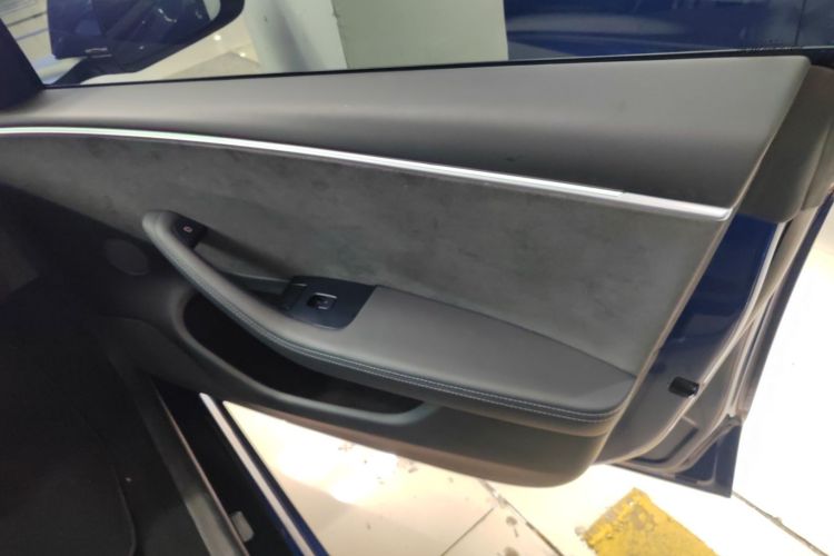 特斯拉 Model 3 2023款 长续航全轮驱动版中控内饰42