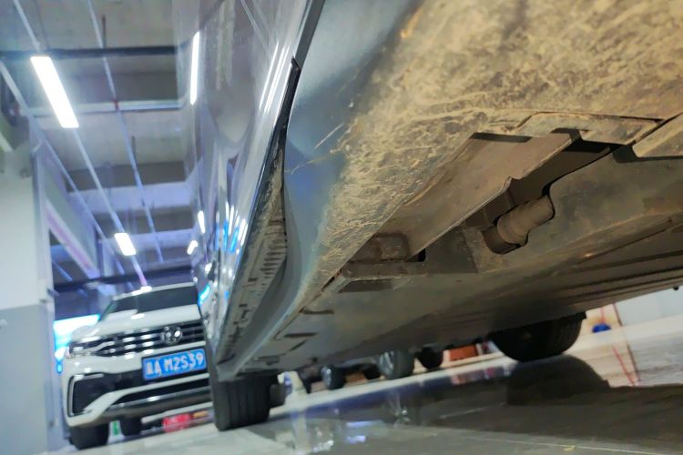 丰田bZ3 2023款 616km 长续航Premium机舱底盘29