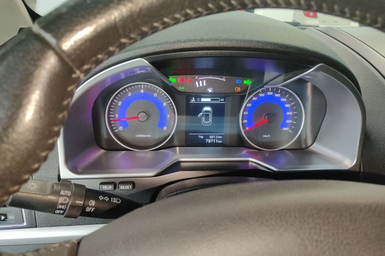 吉利汽车 帝豪 2016款 三厢 1.5L 手动向上版中控内饰14