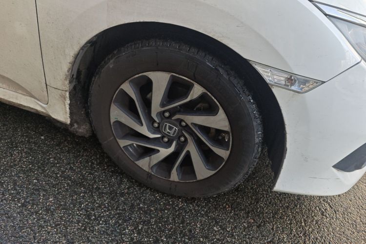 本田 思域 2016款 220TURBO CVT豪华版车身外观10