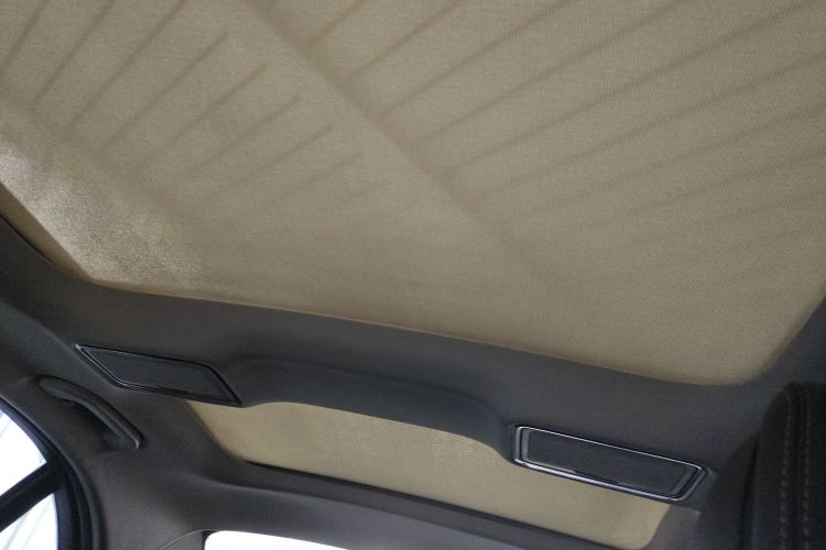 奔驰C级 2018款 C 200 L 运动版局部细节22