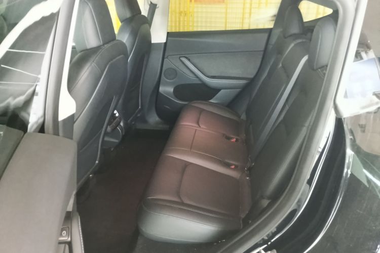 特斯拉 Model Y 2021款 长续航全轮驱动版中控内饰7004