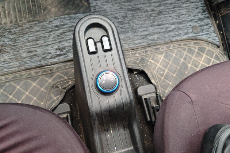 五菱汽车 宏光MINIEV 2022款 轻松款 磷酸铁锂中控内饰18