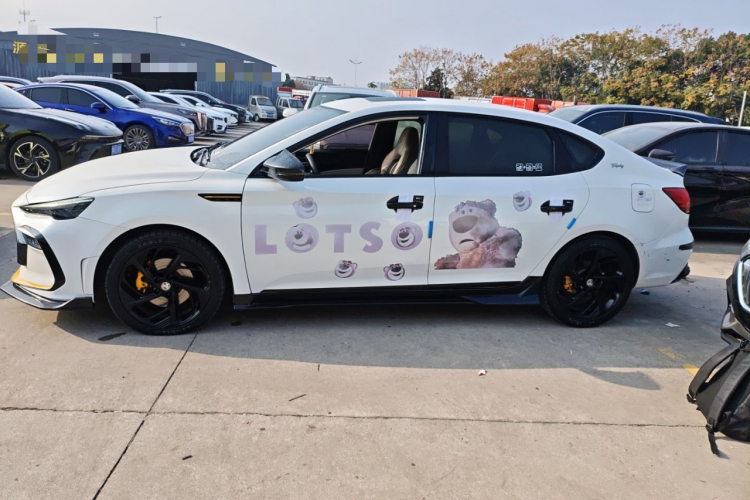 名爵 MG6 2021款 Pro 1.5T 自动Trophy豪华版车身外观4