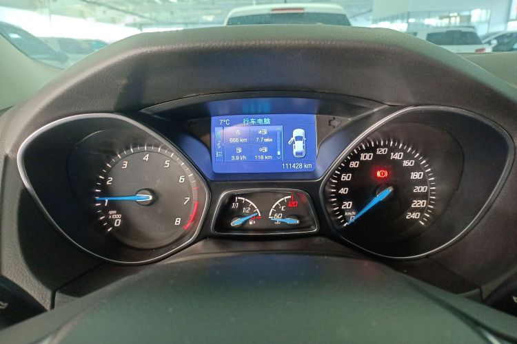 福特 福克斯 2012款 两厢 2.0L 手动豪华运动型中控内饰14