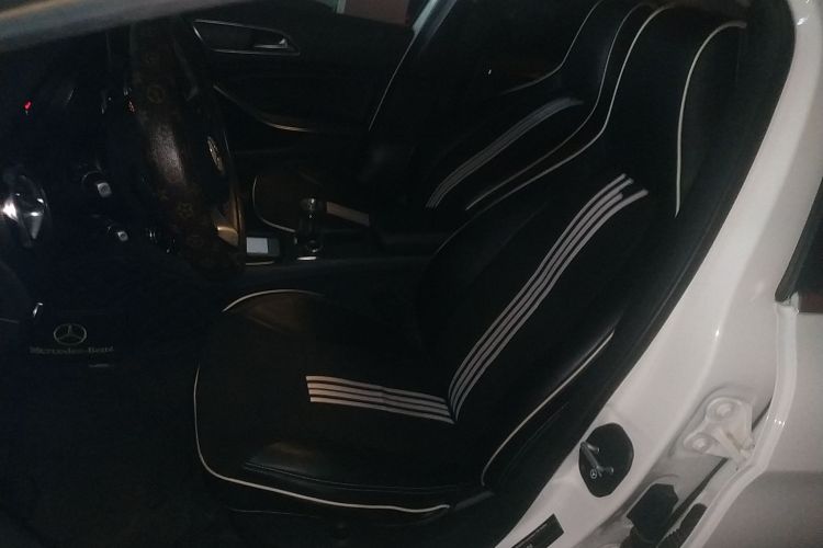 奔驰GLA 2017款 GLA 200 动感型局部细节19