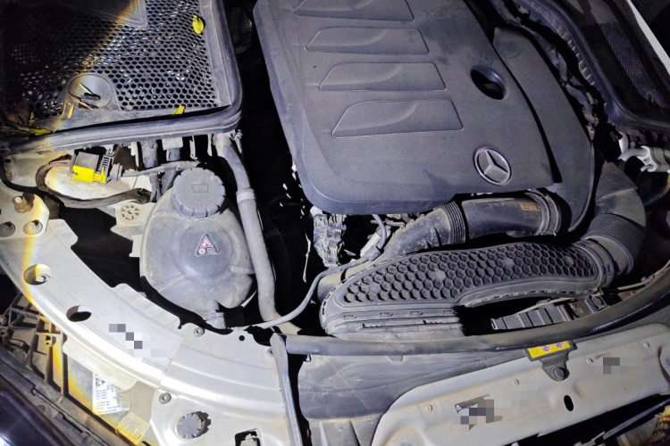 奔驰C级 2020款 C 260 L 运动版局部细节9006