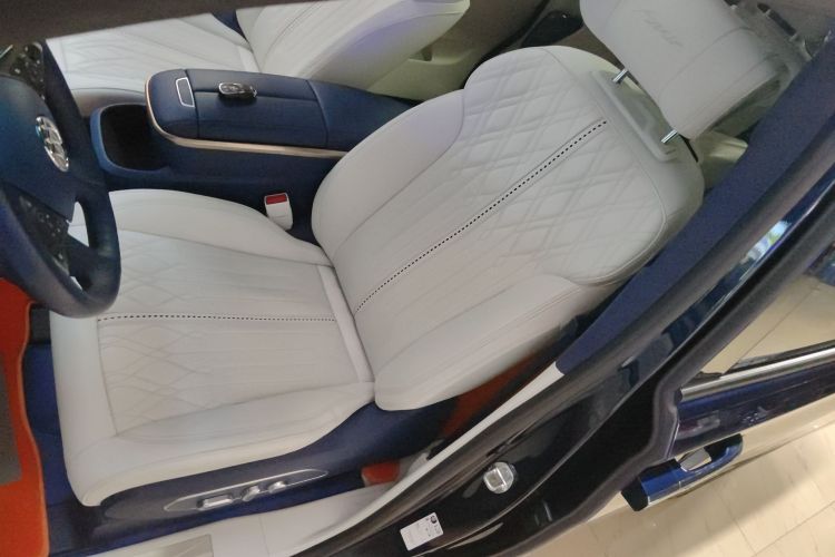 别克GL8 2020款 Avenir艾维亚 四座尊礼版局部细节19