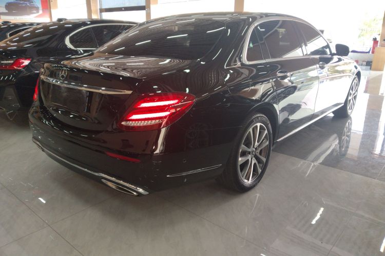 奔驰E级 2020款 E 260 L车身外观7