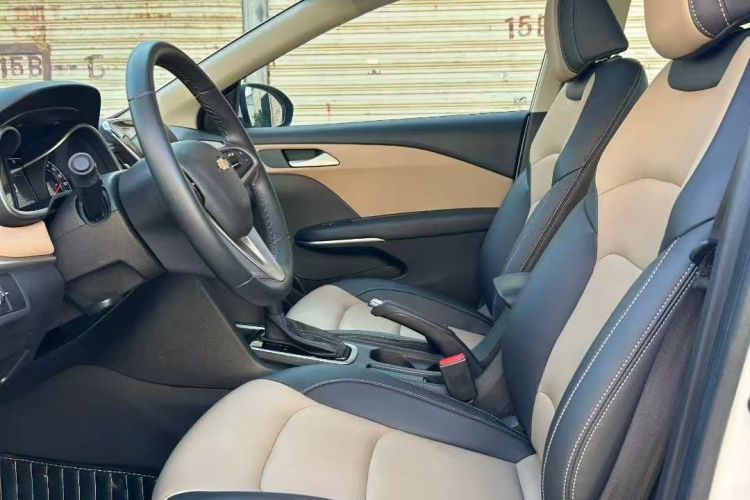 雪佛兰 科鲁泽 2022款 320 自动悦享天窗版局部细节19