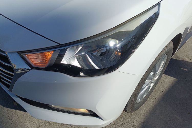 现代 悦纳 2016款 1.4L 手动炫酷版GLS局部细节36