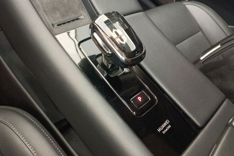 鸿蒙智行 问界M5 2022款 增程四驱旗舰版局部细节18