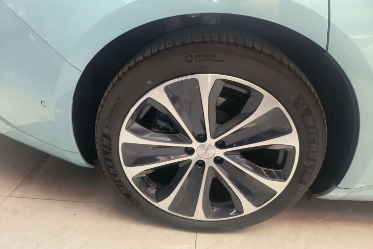 鸿蒙智行 智界S7 2025款 855km Max车身外观6008