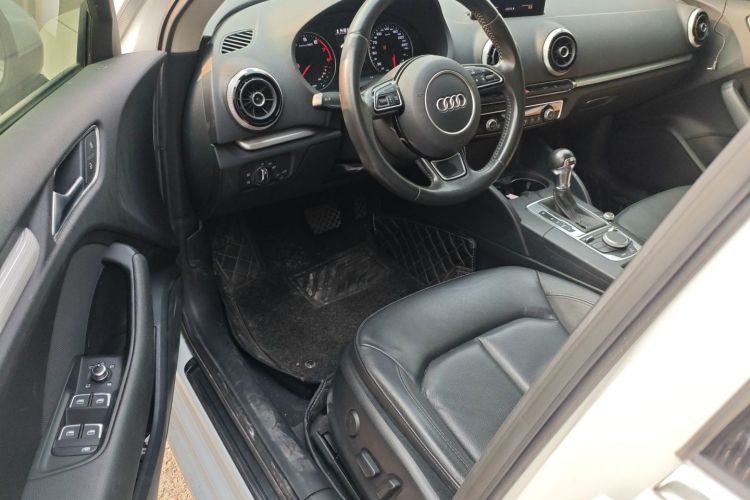 奥迪A3 2016款 Sportback 35 TFSI 风尚型中控内饰20