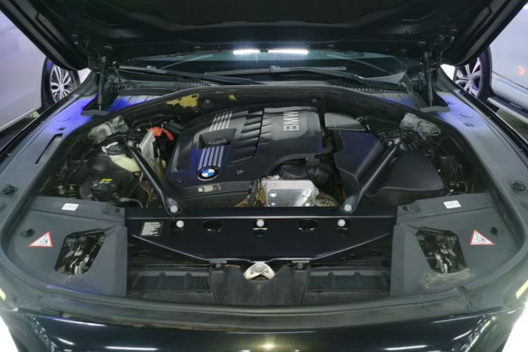 宝马7系 2014款 730Li 臻享型机舱底盘24