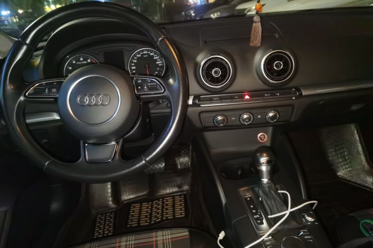 奥迪A3 2016款 Sportback 35 TFSI 领英型中控内饰12
