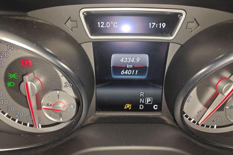 奔驰GLA 2016款 GLA 200 动感型中控内饰15