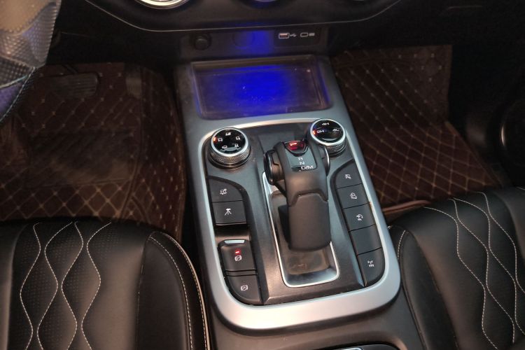 坦克300 2021款 越野版 2.0T 挑战者中控内饰18