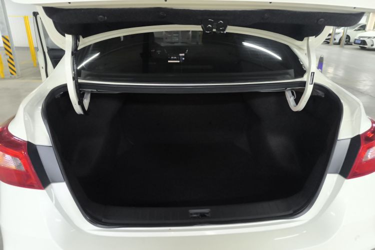 日产 轩逸 2024款 改款二 经典 1.6XE CVT舒适版机舱底盘23