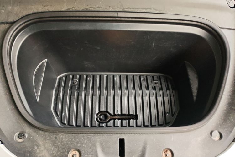 特斯拉 Model Y 2024款 Performance高性能版局部细节24