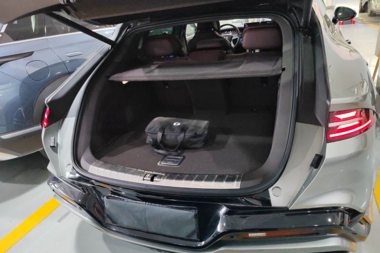 腾势Z9GT 2024款 1100四驱Ultra版机舱底盘23