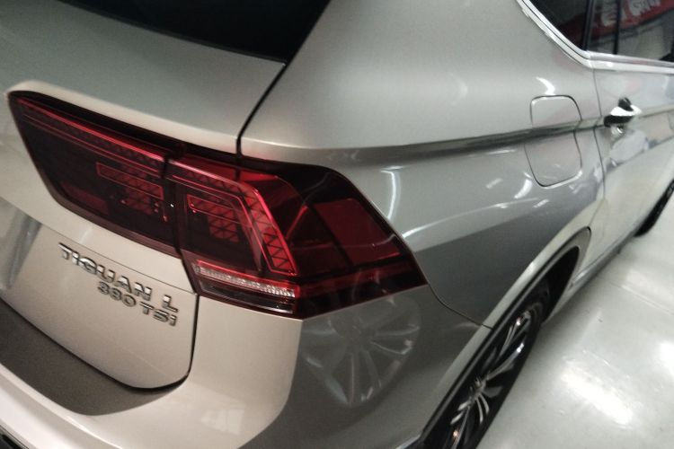 大众 途观L 2018款 380TSI 自动四驱豪华版车身外观9