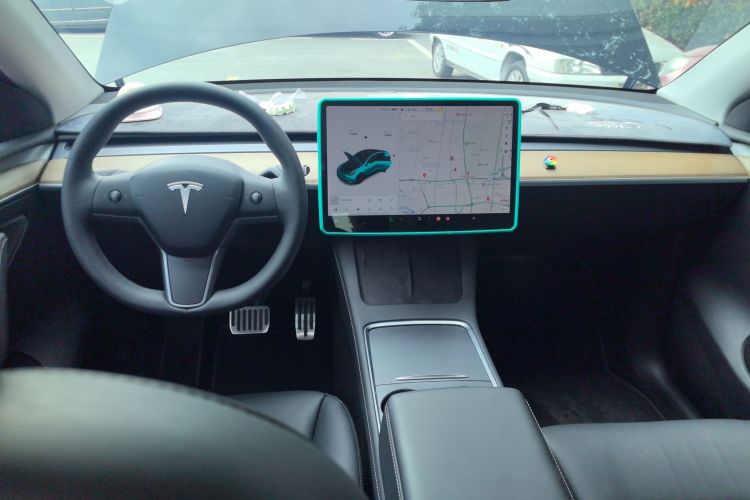 特斯拉 Model Y 2021款 长续航全轮驱动版中控内饰12