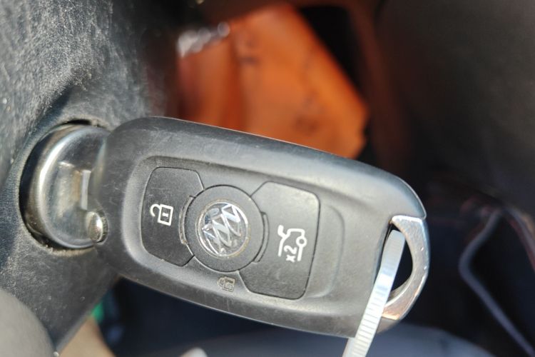 别克 威朗 2016款 两厢GS 20T 双离合豪情运动型中控内饰7001