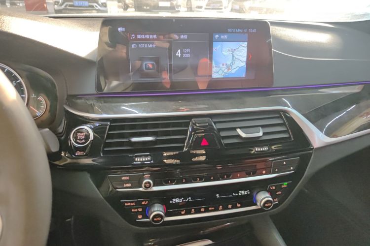 宝马5系 2018款 530Li xDrive M运动套装中控内饰16