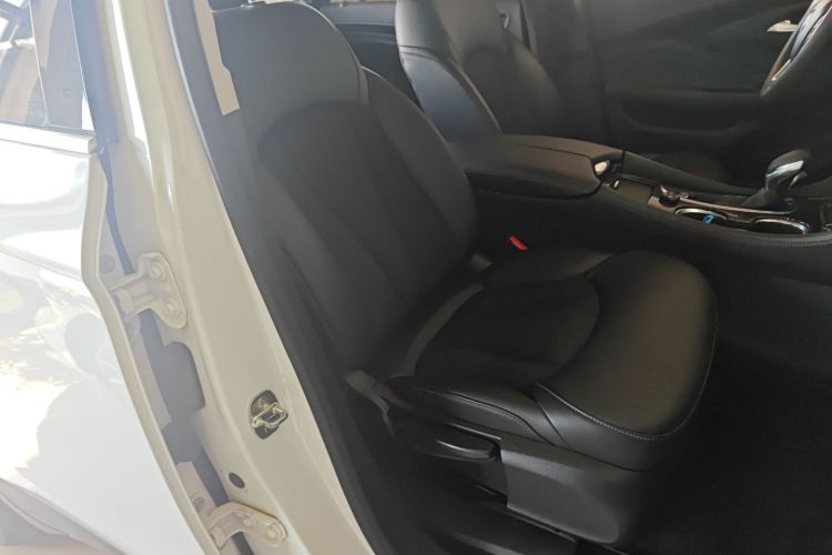 别克 昂科威 2018款 20T 两驱领先型局部细节41