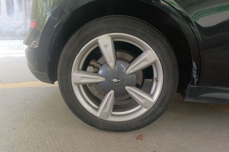 欧拉好猫 2022款 400km标准续航 豪华型 磷酸铁锂车身外观56