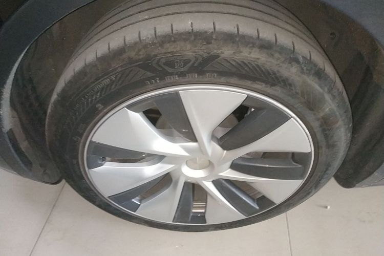 特斯拉 Model Y 2022款 改款 后轮驱动版车身外观6002