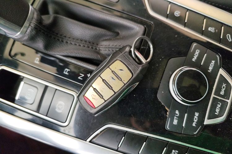 哈弗H7 2016款 蓝标H7 2.0T 自动精英型中控内饰11