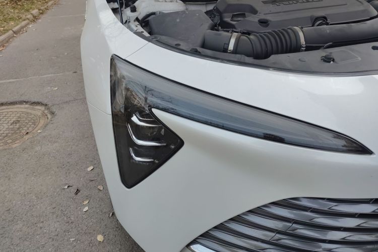 别克 君越 2023款 28T 越享版车身外观8