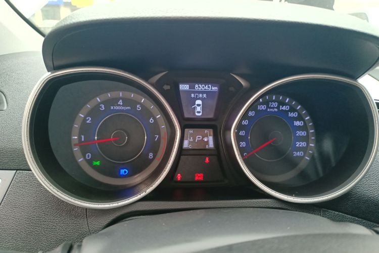 现代 朗动 2015款 1.6L 自动领先型局部细节14