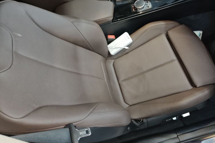 宝马3系 2019款 320Li M运动套装局部细节41