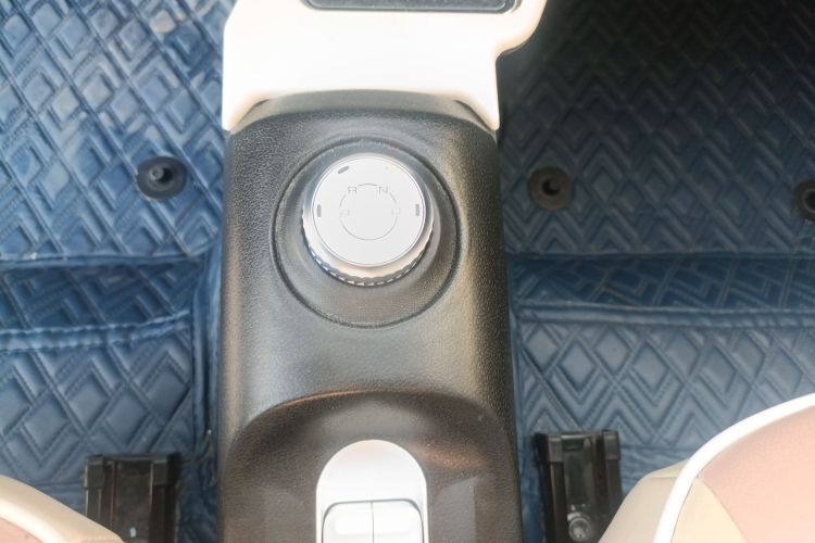 五菱汽车 宏光MINIEV 2024款 第三代 170km中控内饰18