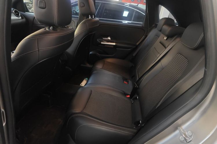 奔驰B级 2020款 B 180中控内饰21